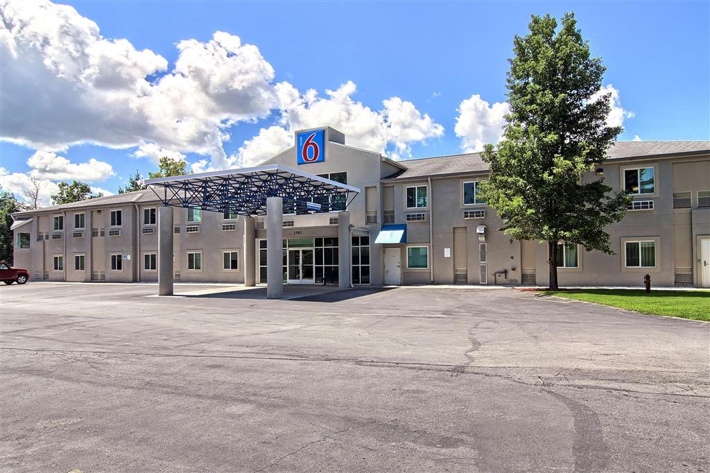 Seasons Inn Traverse City Exterior foto
