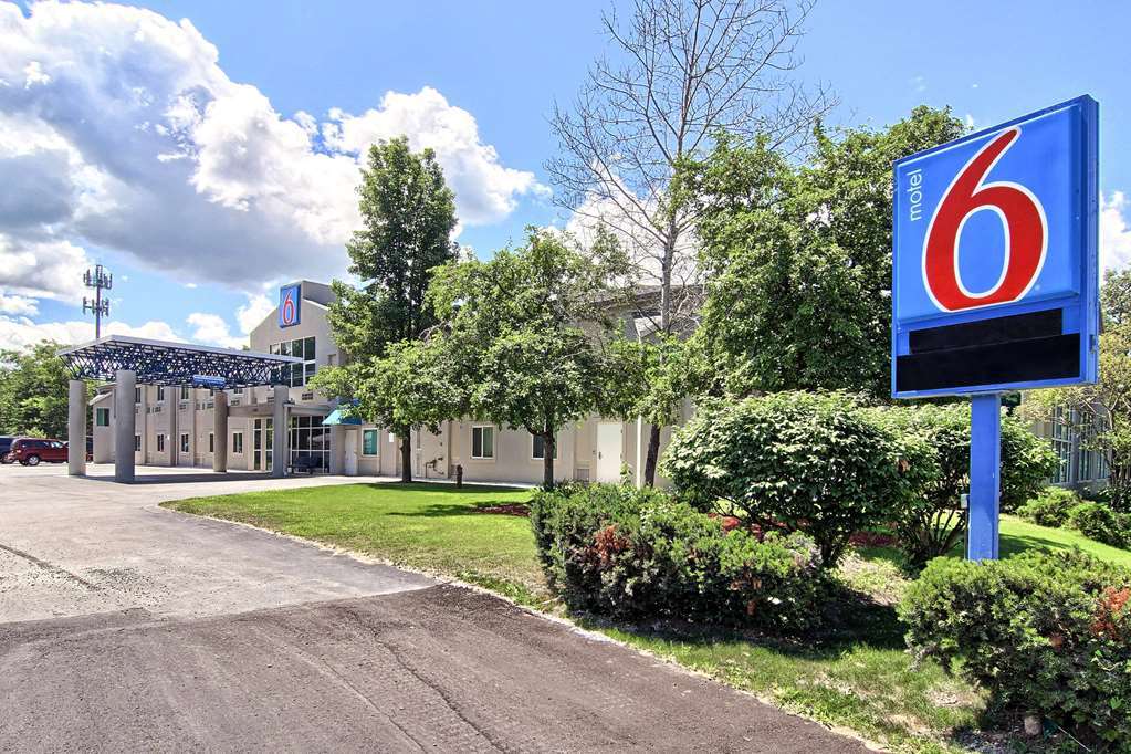 Seasons Inn Traverse City Exterior foto