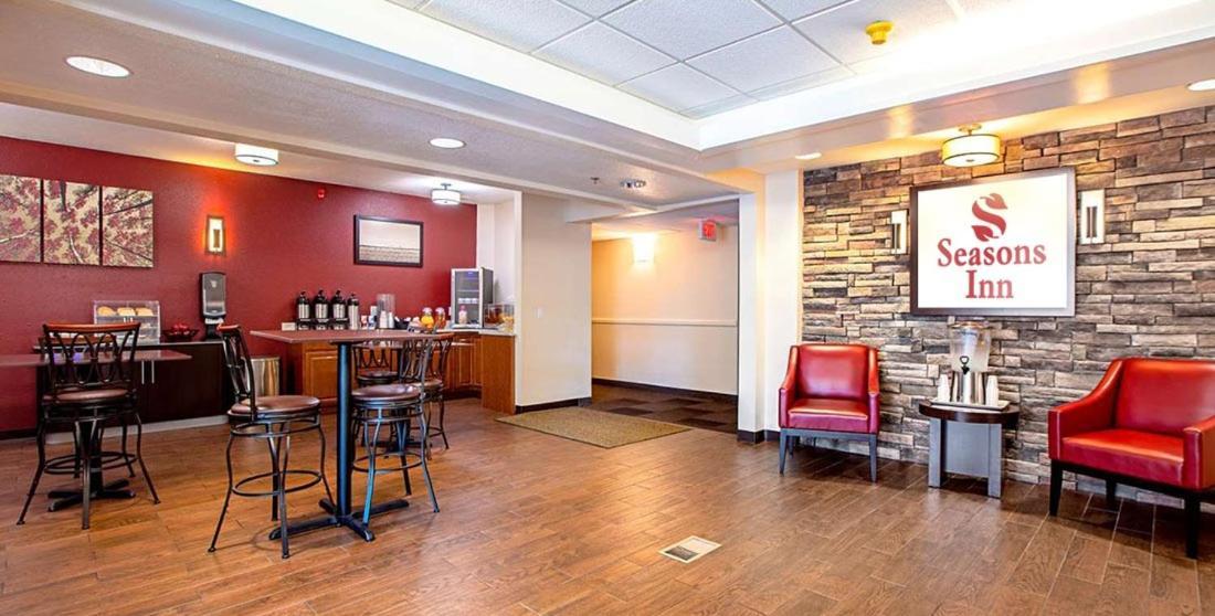 Seasons Inn Traverse City Exterior foto